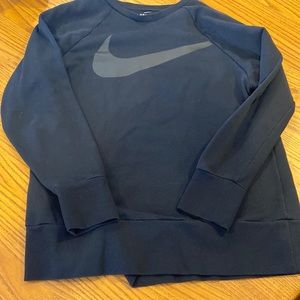 Nike dri-fit pullover sweatshirt. Women’s medium in black.